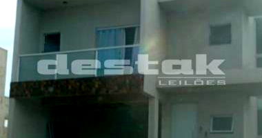 Casa ampla com 5 suítes e quintal em Hortolândia/SP