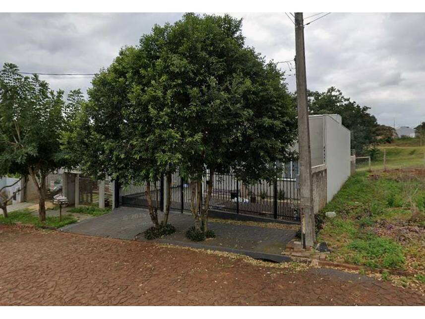 Casa em leilão com 3 quartos e 2 banheiros
