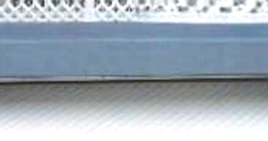 Casa padrão com 3 quartos, 2 banheiros e 1 vaga, ocupada