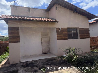Casa com 2 quartos e 58,50 m²