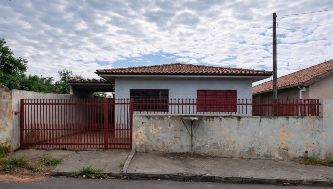Casa com 3 quartos e 1 banheiro, 79 m², ocupada