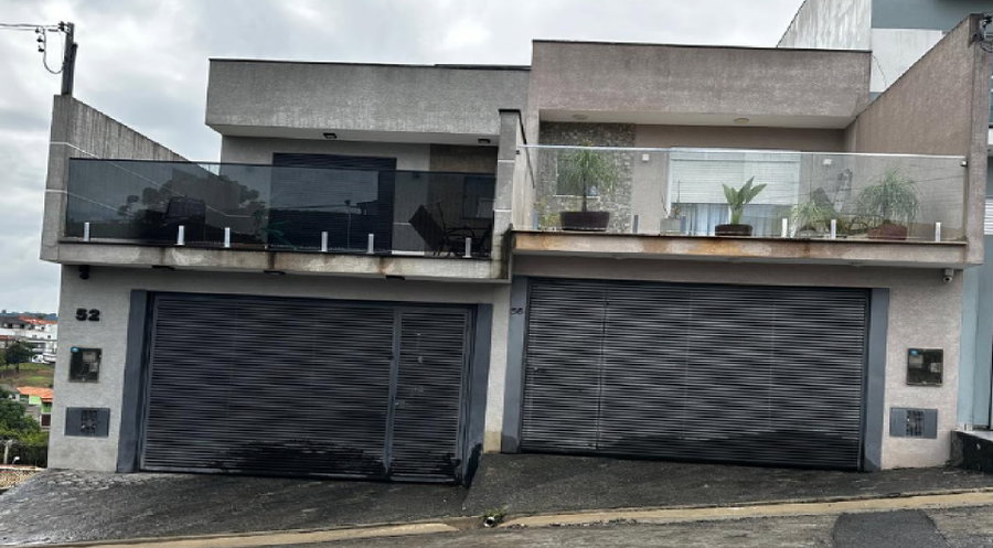 Terreno com 2 casas em Pinhalzinho/SP