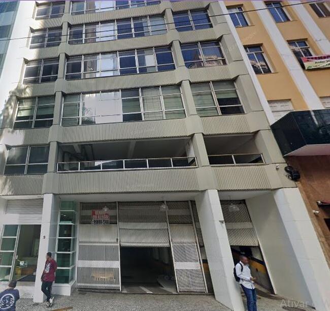 2 Salas Comerciais Centro com Vagas de Garagem