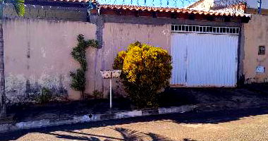 Casa com 2 Quartos e 1 Vaga em Vila Betinho