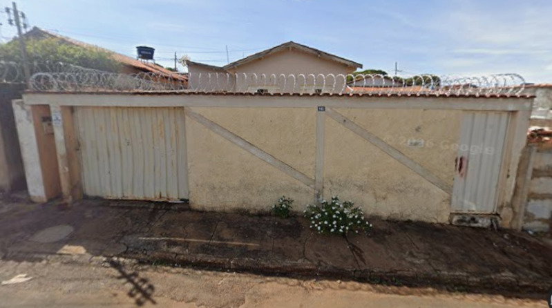 Casa com 2 quartos, 1 banheiro, 49,0475m² construída, ocupada