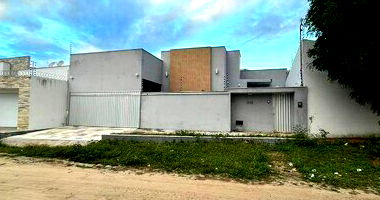 Casa padrão com 3 quartos, 1 banheiro, 1 vaga, 189.66m² construída, ocupada