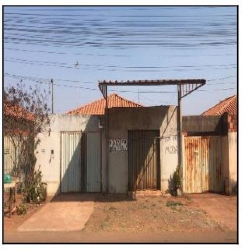 Casa com 3 quartos, 1 banheiro, 219.16m²