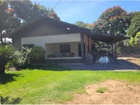 Chácara 5,26 ha com 3 casas, barracão e piscina
