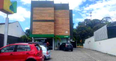 Apartamento aconchegante com 65m² construída, ocupado e pronto para reforma