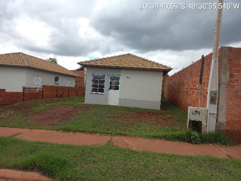 Casa no Conjunto Habitacional Vida Nova com 2 Quartos