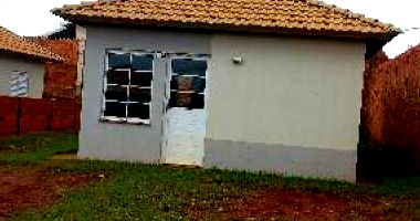 Casa no Conjunto Habitacional Vida Nova com 2 Quartos