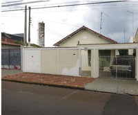 Casa com 2 dormitórios e terreno de 300m² em São Carlos/SP