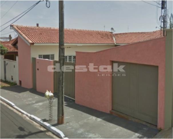 Casa com 3 Dorms. em Bariri/SP - Oportunidade Imperdível