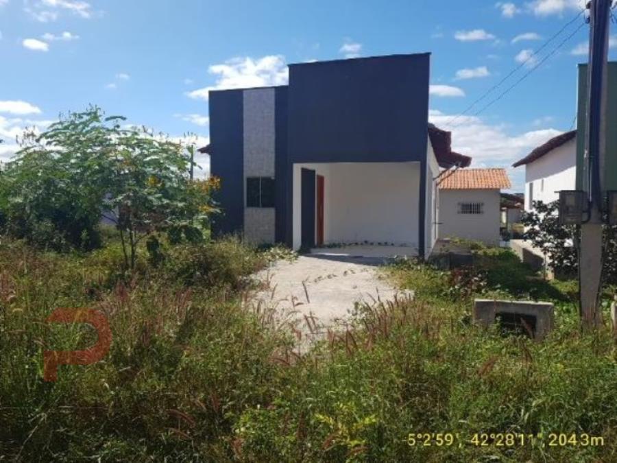 Casa em Altos/PI com 2 quartos e 200m² de terreno