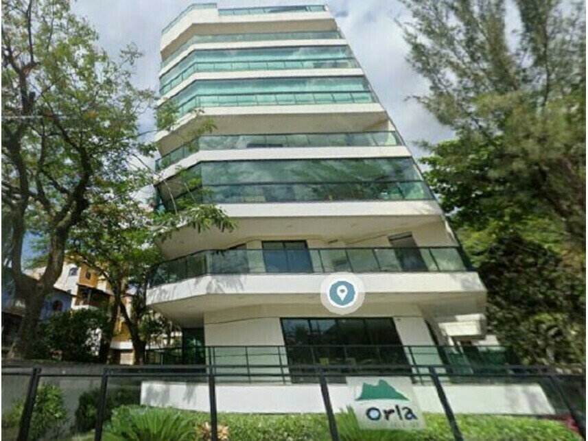 Apartamento com 2 vagas em leilão