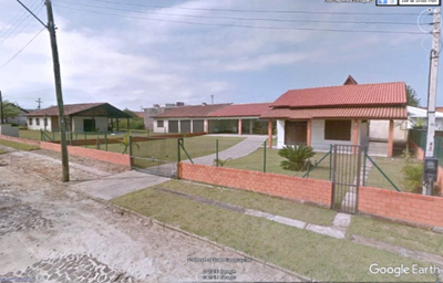Casa de 200m² com 2 terrenos e vista para o mar