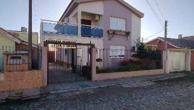 Casa Ocupada com 4 Quartos e 234m² em Pelotas