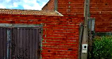 Casa aconchegante de 43.66 m² com terreno de 153.03 m² e 1 vaga