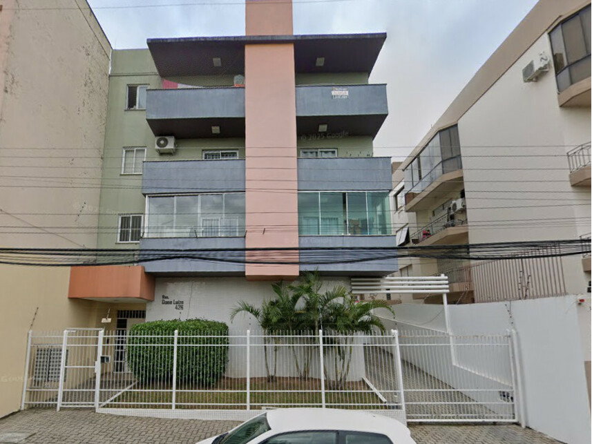Apartamento com 1 quarto, 1 banheiro e 1 vaga de garagem