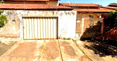 Terreno Urbano em Goiânia com Benfeitorias