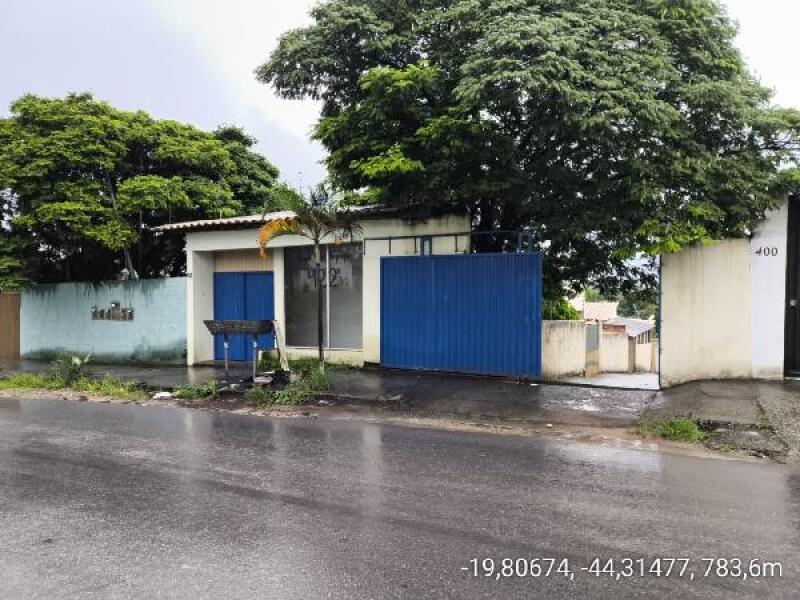Casa com 2 quartos, 1 vaga de garagem em Esmeraldas