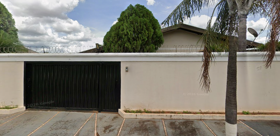 Terreno de 1.100 m² com casa residencial nº 27 - Oportunidade em Barretos