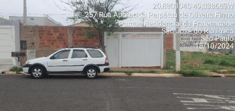 Casa com 2 Quartos e 2 Vagas em São José do Rio Preto