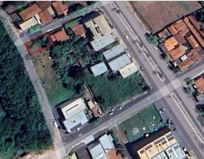 Terreno de esquina com 195,62 m² e matrícula registrada