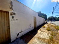 Terreno com 4 construções residenciais em Goiânia