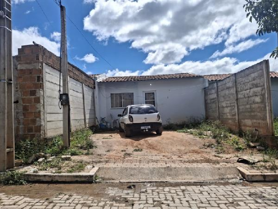 Casa com 2 Quartos e 1 Vaga em Belo Jardim