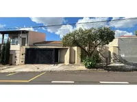 Casa com 3 quartos, 2 banheiros e 207,99m² construídos