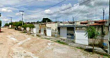 Casa aconchegante com 2 quartos, 2 banheiros e 64m² construídos