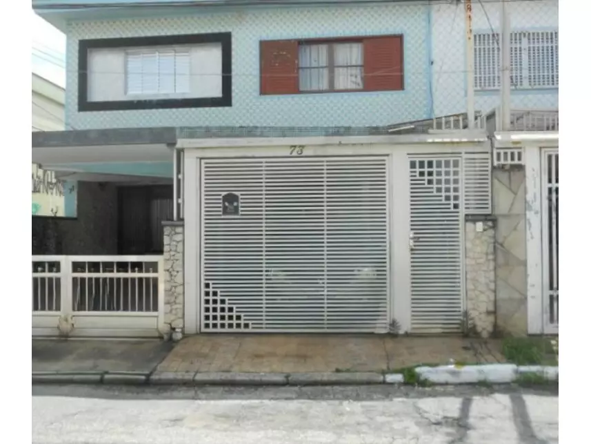 Casa com 3 quartos, edícula, 118m² construída, imóvel ocupado
