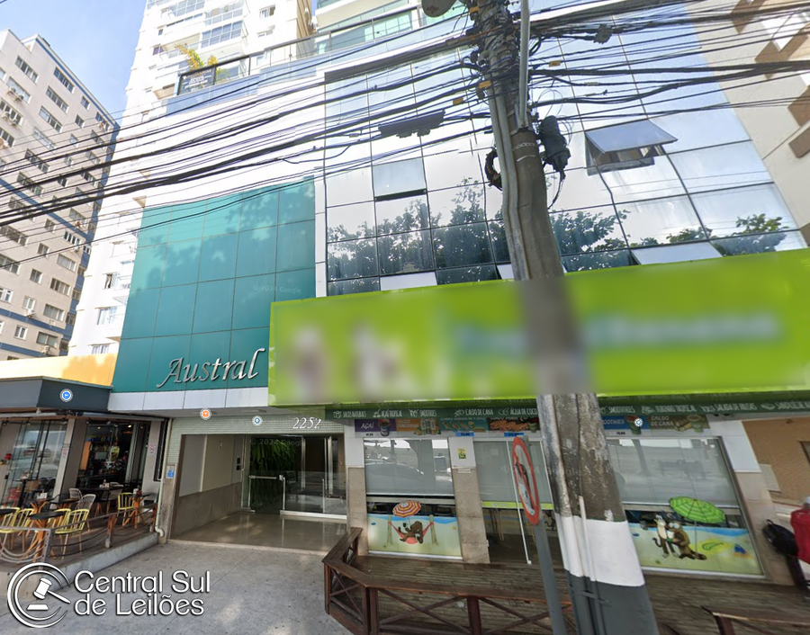Apartamento 1502 com Box 20, 166,3m², fundos, desocupado