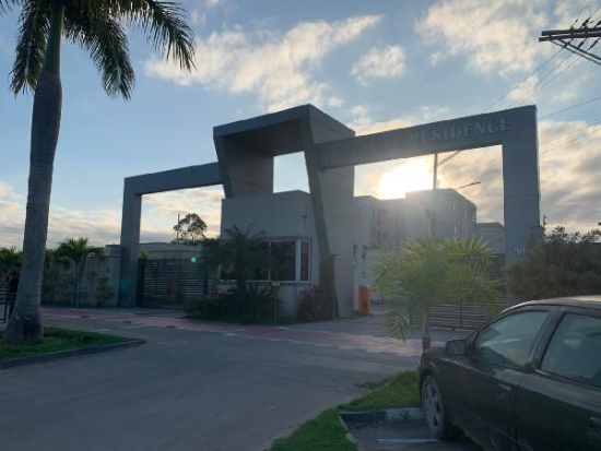Apartamento com 2 quartos e vaga de garagem em Macaé