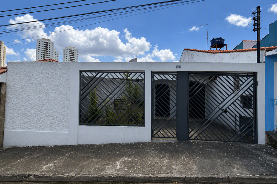 Casa com 3 dormitórios, área gourmet e amplo terreno de 640m²