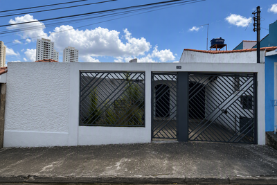Casa com 3 dormitórios, área gourmet e amplo terreno de 640m²