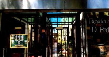 Apartamento com 2 Quartos e Dependência em Porto Alegre