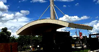 Casa 2 quartos, 1 banheiro, 1 vaga, 44m² construída, terreno 292m²