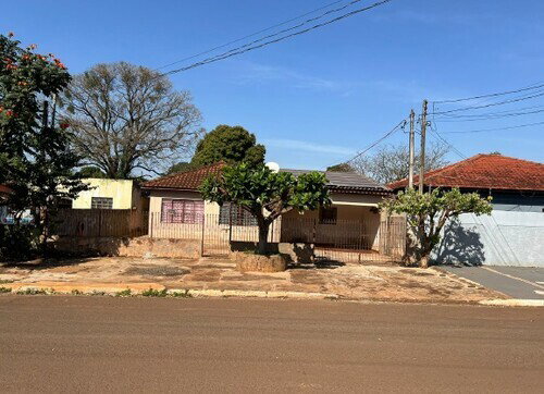 Casa Residencial Ocupada com 181m² de Área Construída