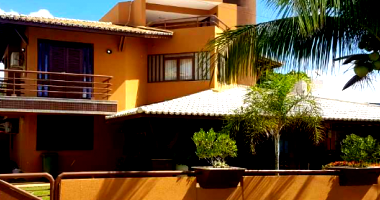 Casa com piscina e sauna em Camaçari/BA