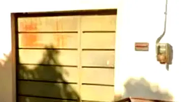 Casa em leilão com 2 quartos e varanda gourmet