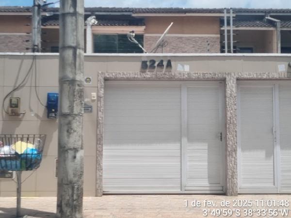 Casa com 102,44m², 1 vaga de garagem, terreno 204,48m²