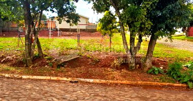 Terreno de esquina com 624m²