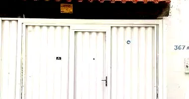 Casa Ocupada com 84m² Construída em Leilão