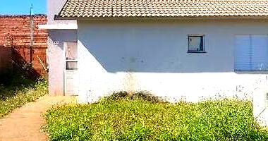 Casa com 2 quartos, 1 banheiro, vaga de garagem e 43,65m² construída