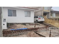 Casa com 2 quartos, 51,75 m², terreno 139,62 m²