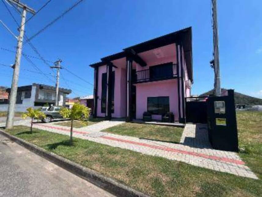 Casa em condomínio com 489m², 1 vaga, ocupada