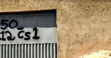 Casa com 2 quartos, varanda e vaga de garagem