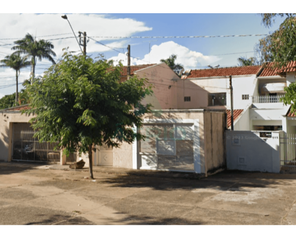 Casa em Vila Pontes com 2 pavimentos e garagem